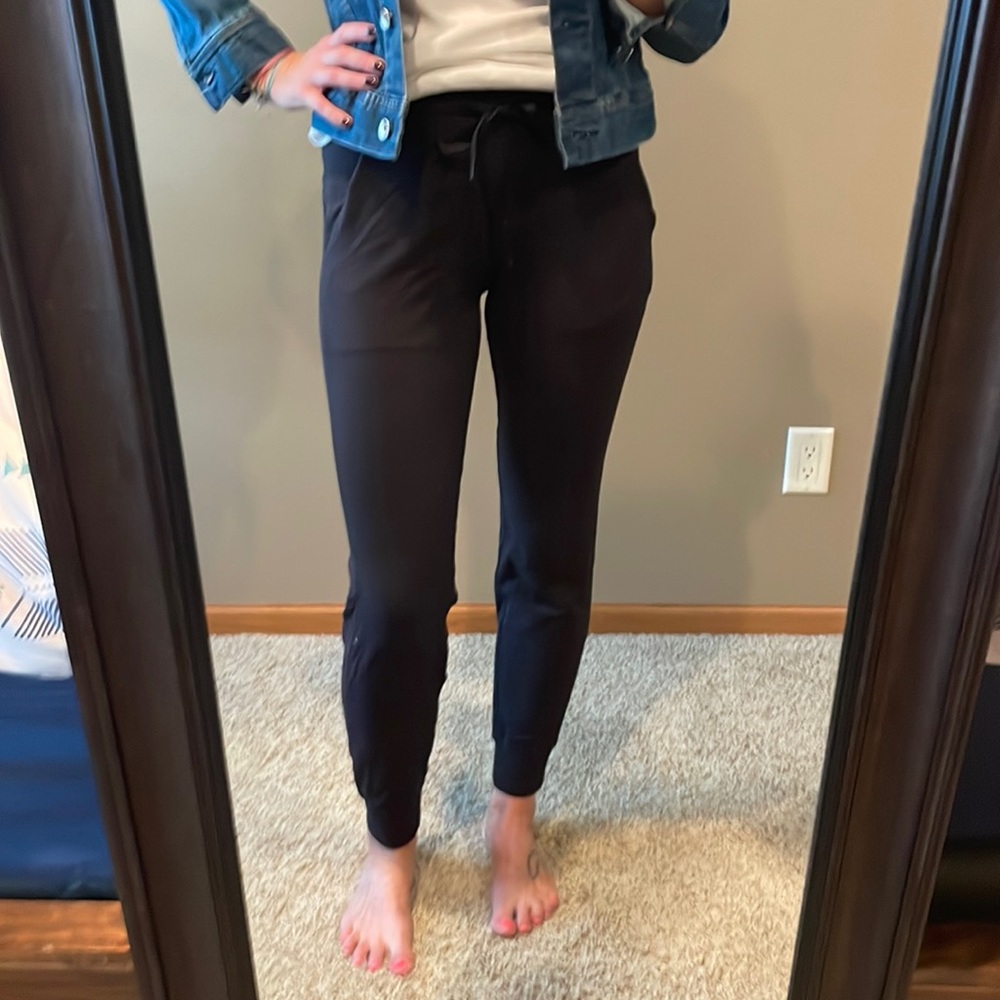 Lululemon black joggers